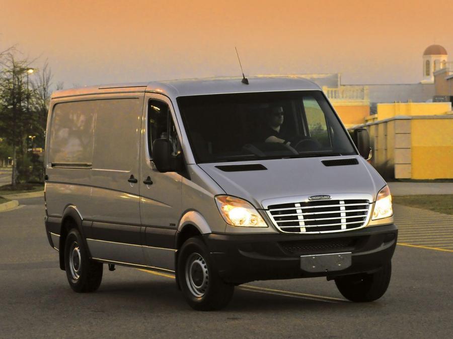  Freightliner Sprinter 2500 Cargo Van 2006 года  (фото 4 из 10)